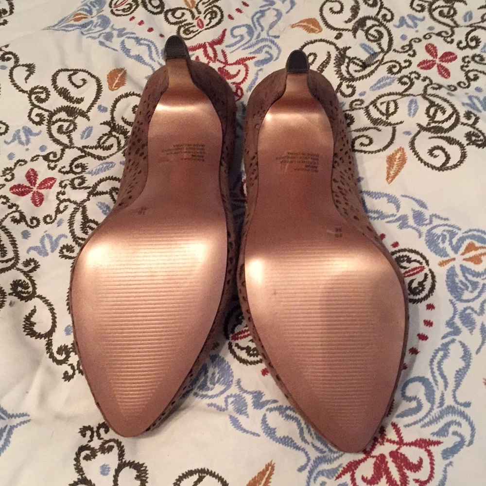 Heels - Picture 3 of 3